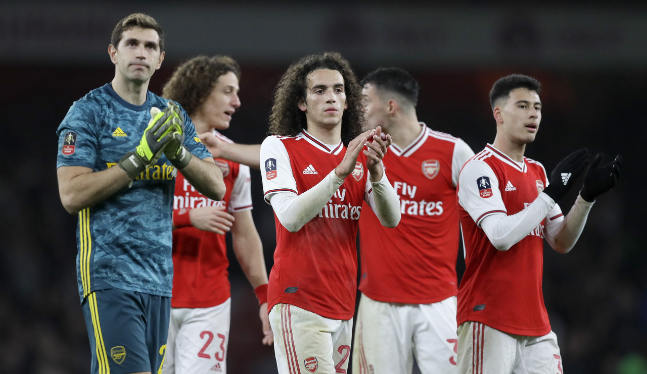 罗体：那不勒斯的劳动力成本过高，引进梅努的交易已被冻结（罗体：那不勒斯薪资负担过重，梅努转会操作已被冻结）