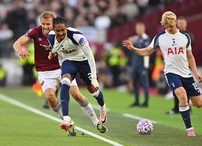 BURTON团队新赛季多点开花，苏翊鸣连夺FIS大跳台两站冠军（新赛季BURTON势头强劲，苏翊鸣包揽FIS大跳台两站桂冠）