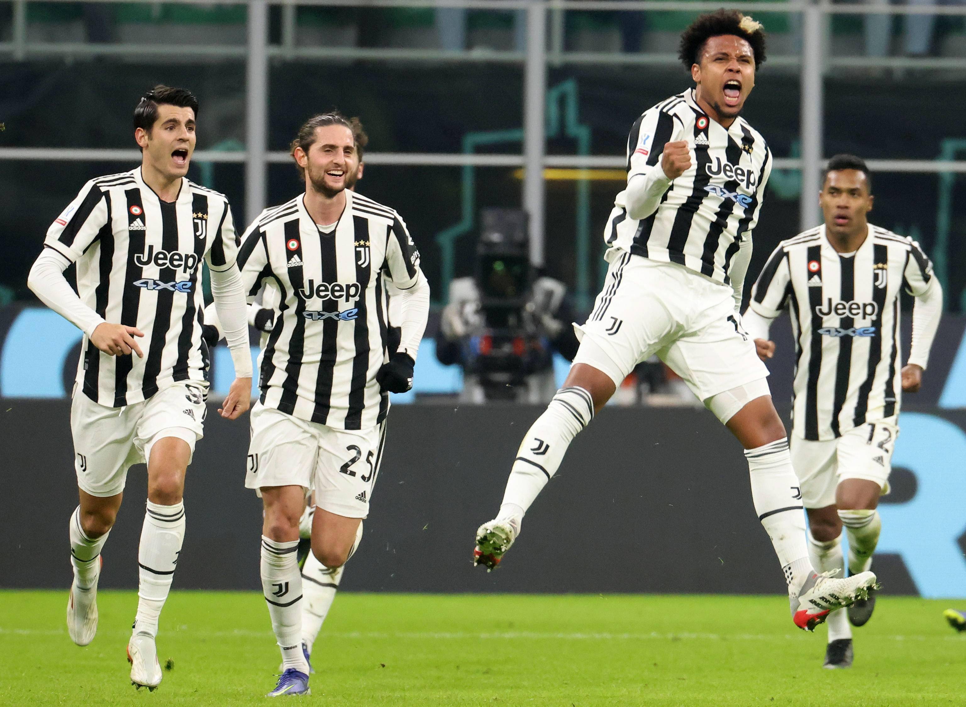 回应赫罗纳球迷，维尼修斯对着看台喊道“去西乙吧！”（回击赫罗纳球迷，维尼修斯朝看台高喊：降到西乙去！）