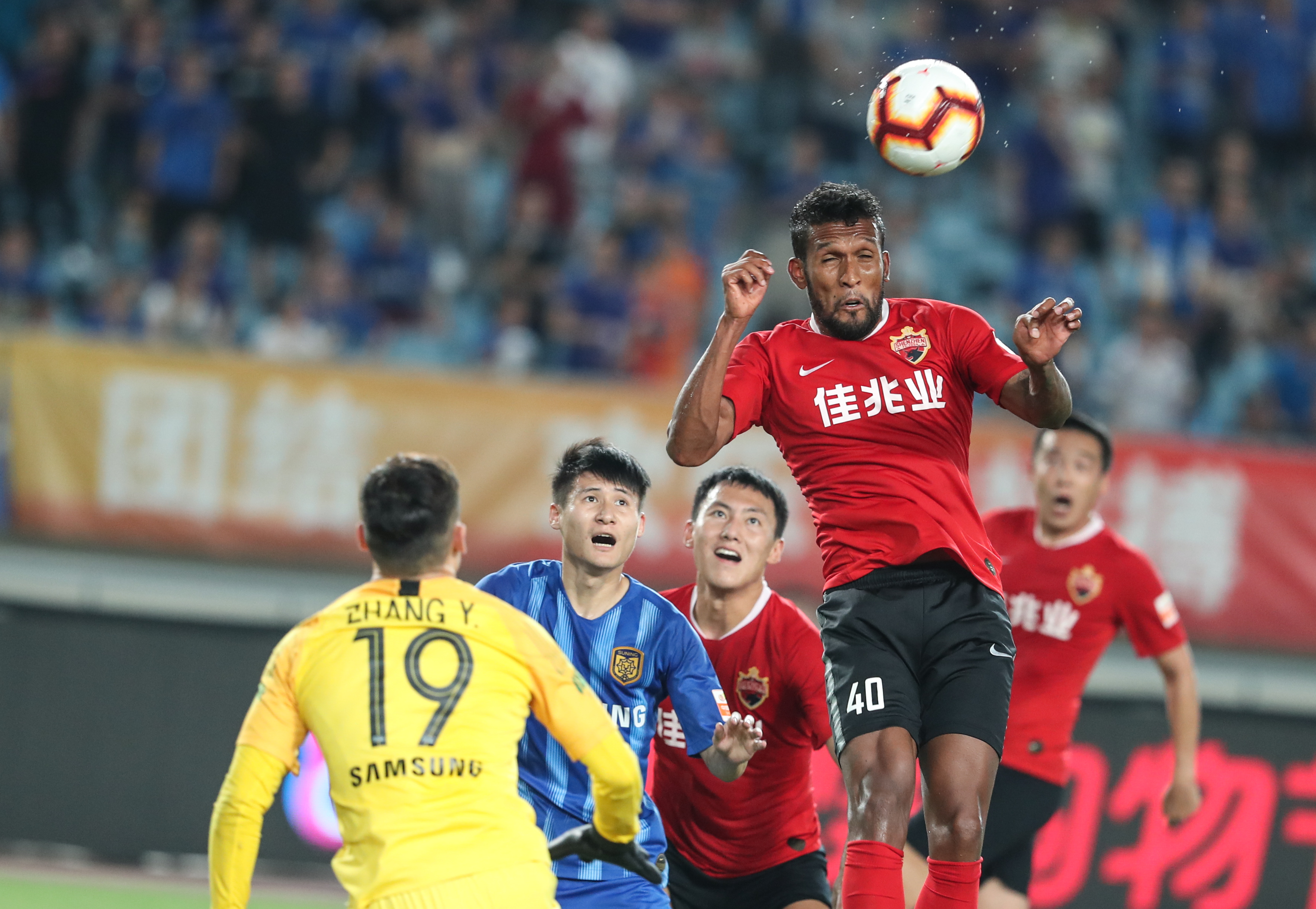 观察：和AC米兰传出绯闻的18岁昂热前锋谢里夫（观察：18岁昂热新锋谢里夫与AC米兰传出转会绯闻）