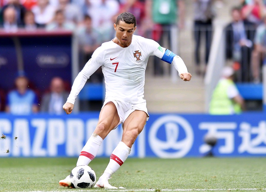 广州足球名宿温志军携手多名现役球员体验盲人足球（广州足坛名宿温志军联合多名现役球员走进盲人足球）