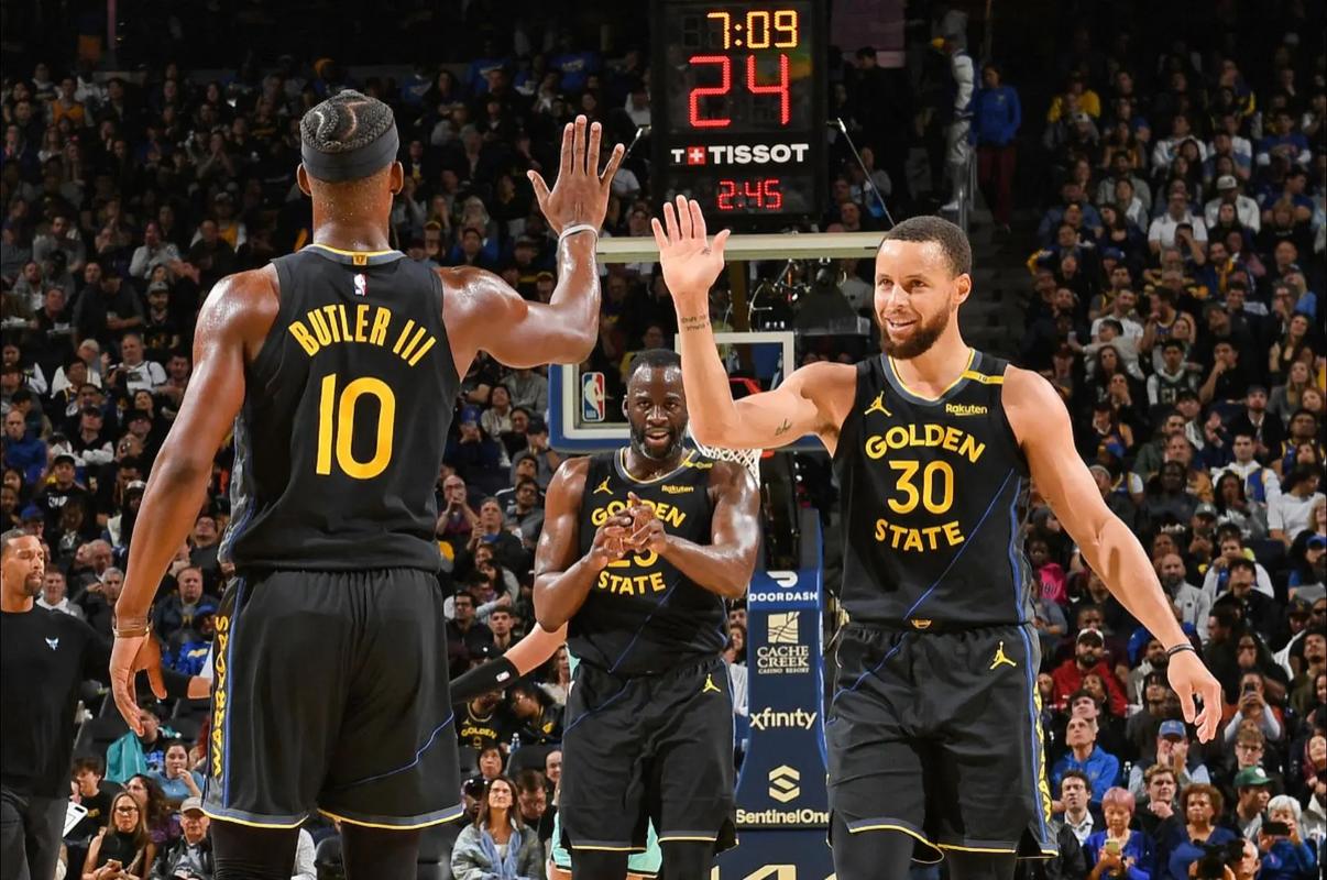 意媒：国米正在关注法兰克福的二号门将考阿-桑托斯（意媒：国米有意引进法兰克福替补门将考阿-桑托斯）