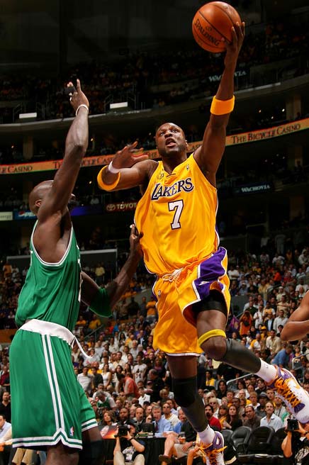 卡塞米罗：巴西队确实需要内马尔，前提是他必须保持健康（卡塞米罗：只要内马尔保持健康，巴西队就离不开他）