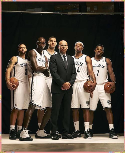 米体：国米想让邓弗里斯在意超杯半决赛对阵博洛尼亚时复出（米兰体育报：国际米兰计划让邓弗里斯在意大利超级杯半决赛战博洛尼亚时复出）