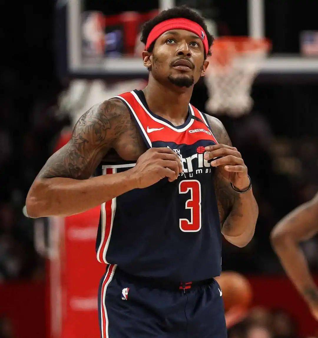 MVP风向标？文班强强对话连续战胜SGA+率队冲西部第一（MVP走势见端倪？文班亚马强强对决连胜SGA，率队冲击西部第一）