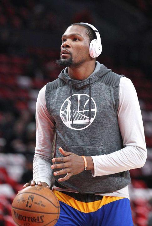 阿莫林谈梅努：他是曼联的未来 没替代者很难放他离队（阿莫林：梅努是曼联的未来，未找到替代者难以放行）