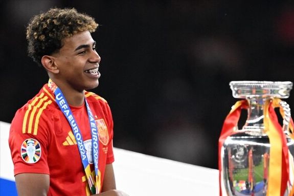 半岛晨报：李国旭中超执教表现不逊于邵佳一，甚至更胜一筹（半岛晨报：李国旭中超执教不亚于邵佳一，表现更为出色）