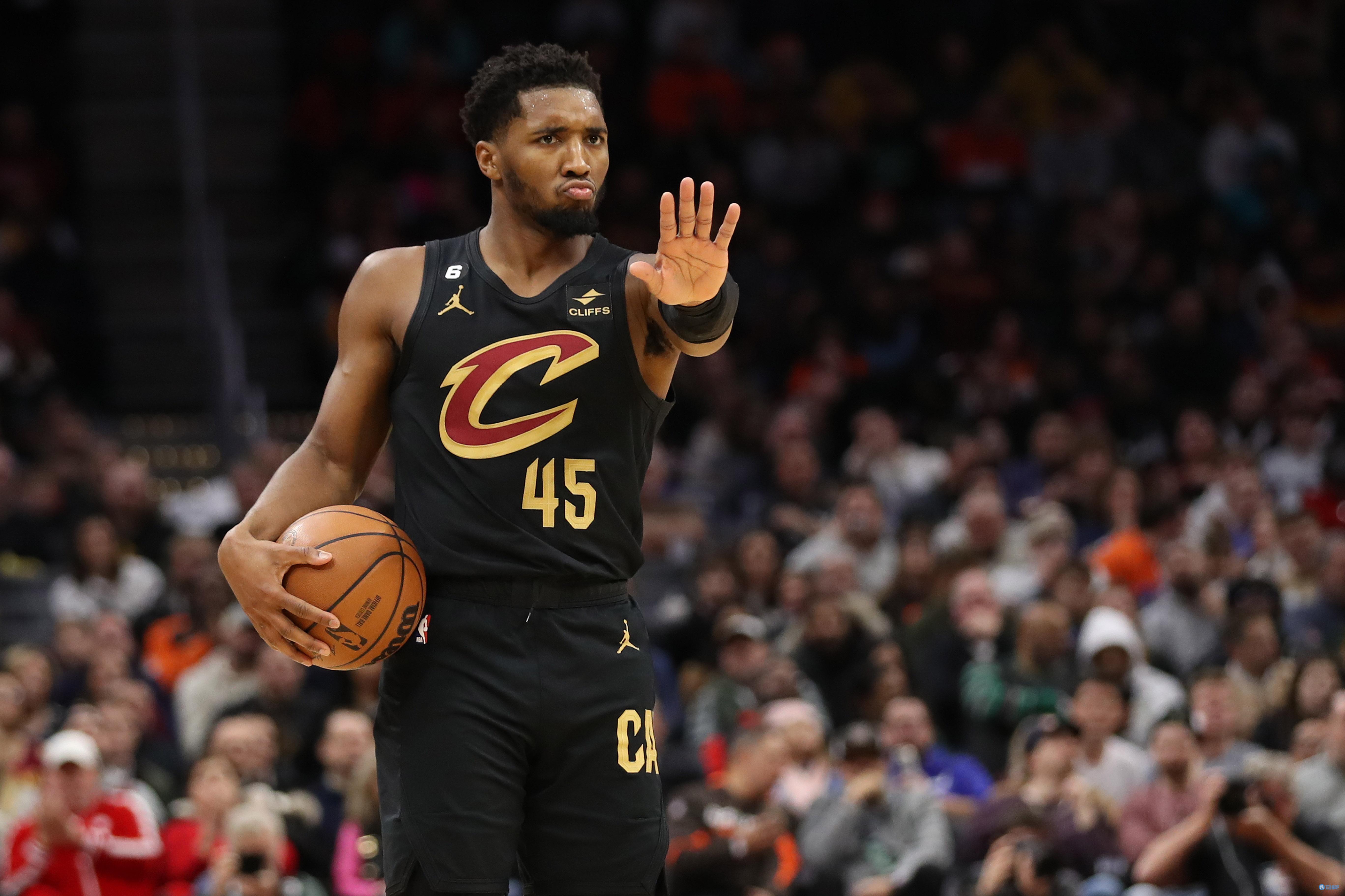 巴萨vs毕尔巴鄂竞技：亚马尔领衔，费尔明、奥尔莫出战（巴萨对阵毕尔巴鄂：亚马尔挂帅，费尔明与奥尔莫登场）