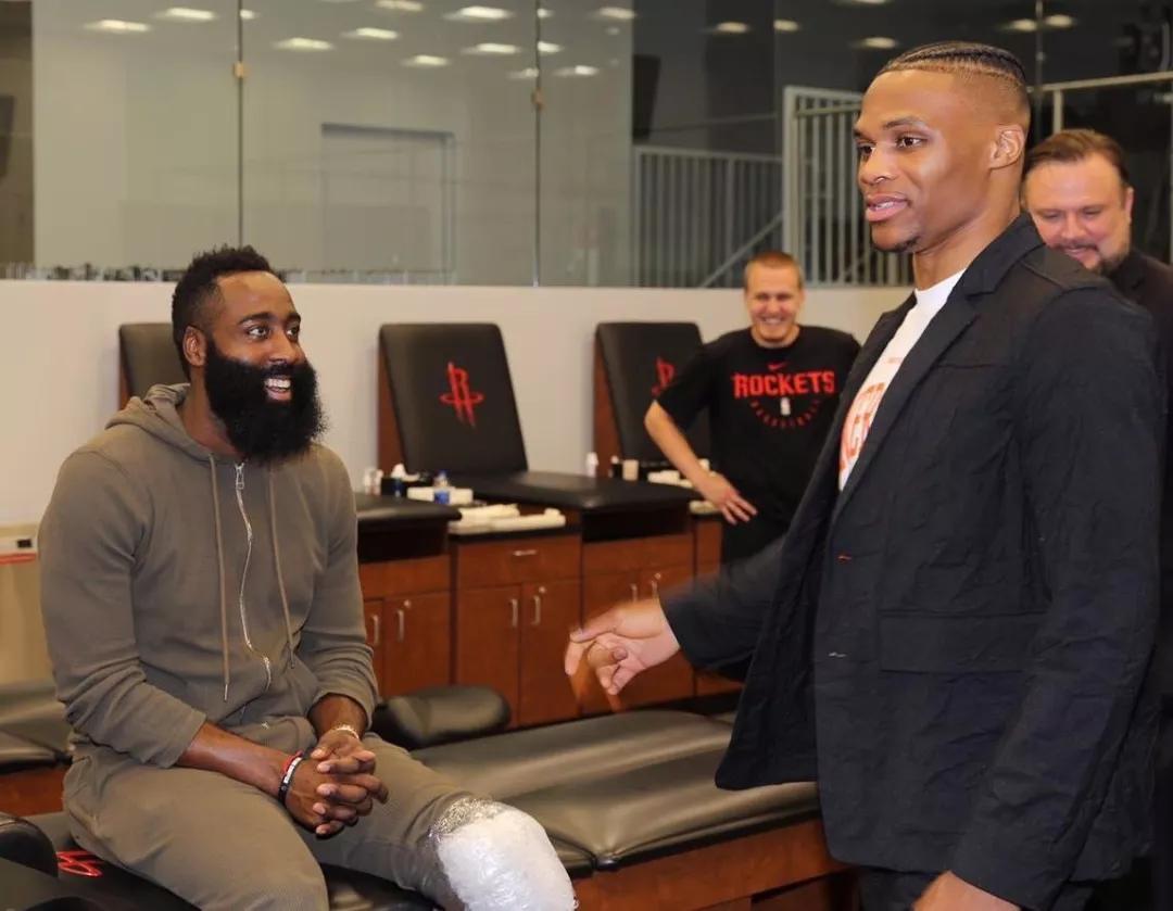 罚球环节王哲林稳定发挥（王哲林在罚球线上发挥稳健）