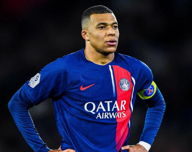 赵松源：想要帮助球队要先适应打法；希望脚下和头球兼备（赵松源：融入球队战术才能更好贡献，力争脚下与头球俱佳）