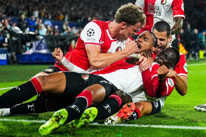 杜兰特篮下强打稳定胜局（杜兰特内线统治锁定胜局）