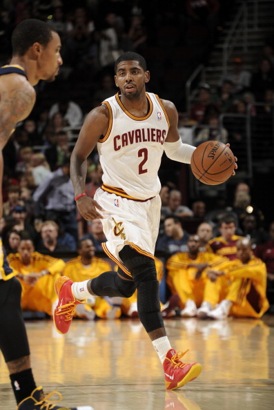 G联盟场均14.8分9.1板！美记：黄蜂队将和PJ·霍尔签下双向合同（美媒称黄蜂将与PJ·霍尔签双向合同：他在G联赛场均14.8分、9.1篮板）