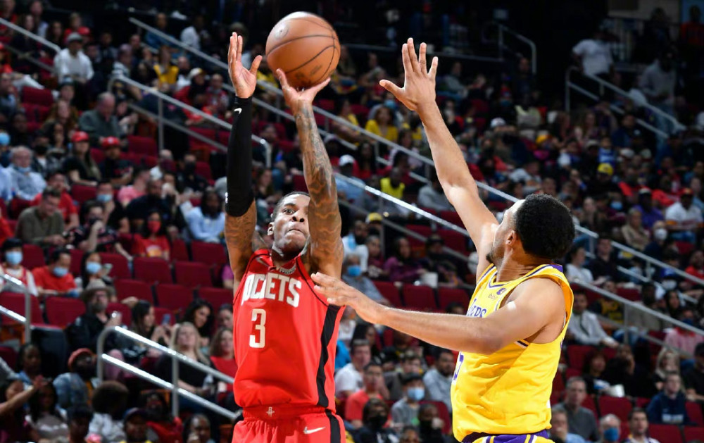 穆勒：孔帕尼的工作非常出色，本赛季观看拜仁比赛是种享受（穆勒称赞孔帕尼执教出彩：本季观看拜仁是一种享受）